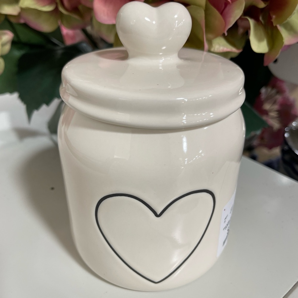 Rae Dunn Valentine Small Ceramic Canister w/ Decorative Heart Shaped NEW